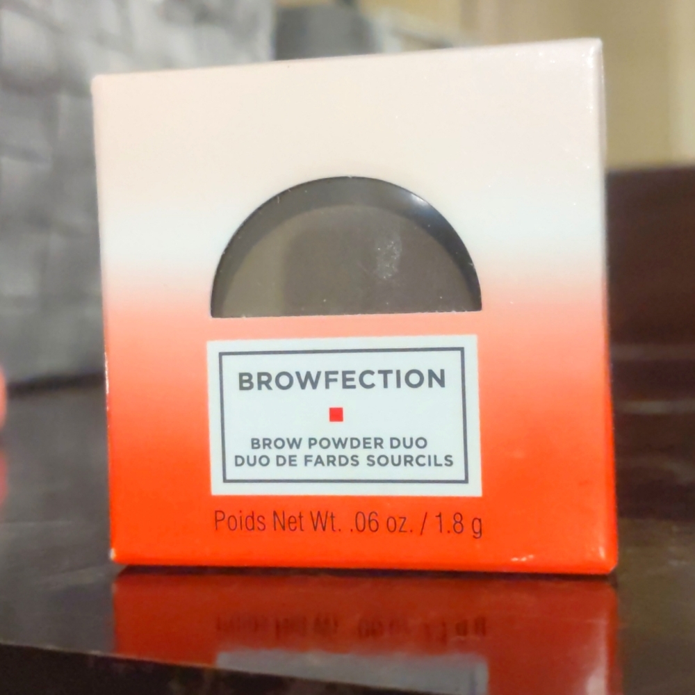 European Wax Center- Medium Brow Powder Duo